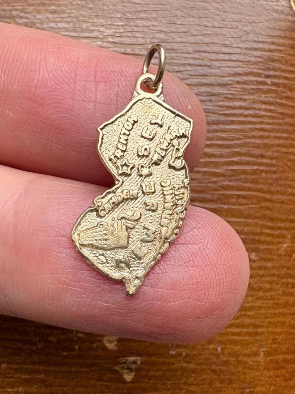 Vintage 14K 585 Yellow Gold New Jersey NJ State Pendant Charm - Picture 4 of 9